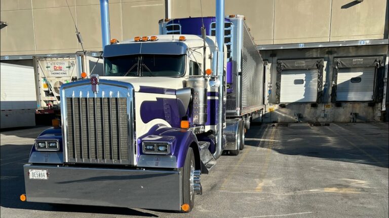 Iconic Power: The Kenworth Aerocab W900 - Driver First