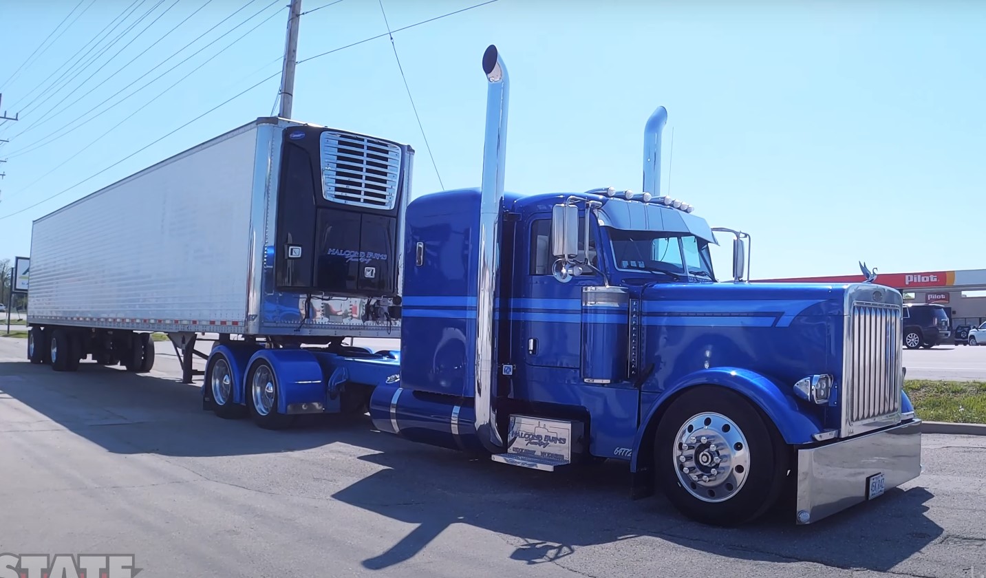 Thundering Titan: The Customized Majesty of the Peterbilt 379 - Driver ...