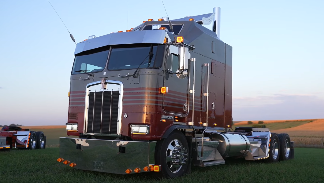 Vintage Powerhouse: 1988 KENWORTH K100E Custom Classic - Driver First