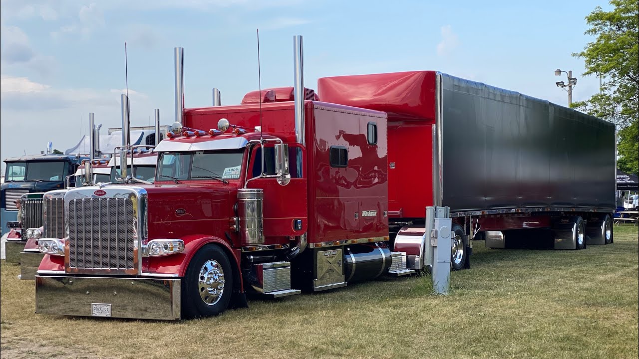 Titan's Haven: The Custom Peterbilt Big Bunk - Driver First