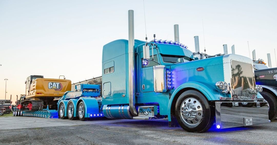 The Ultimate Road Titan: Conquering Highways with the 2007 Peterbilt ...